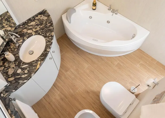 Апартаменты Colosseo Brightful With Rooftop Рим