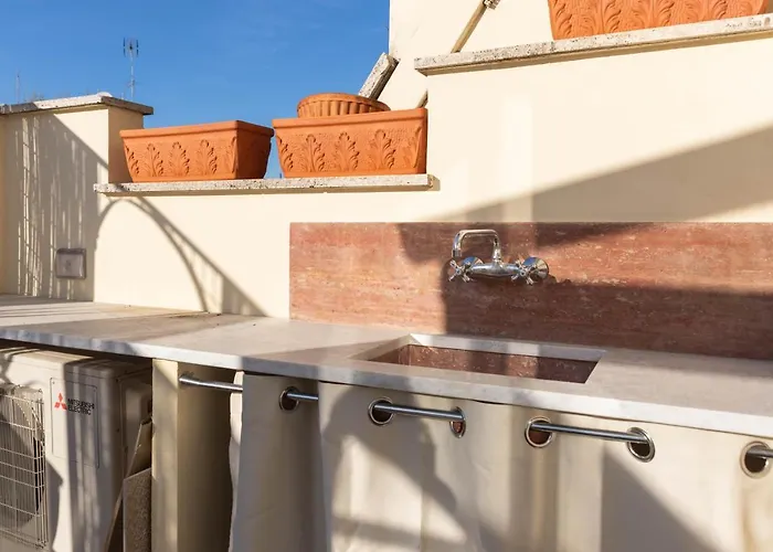 Colosseo Brightful With Rooftop Appartement